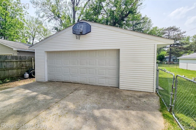3180 Eastwood Dr, Rochester Hills, MI 48309 - photo 43