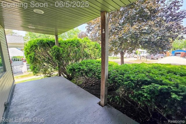 3180 Eastwood Dr, Rochester Hills, MI 48309 - photo 39