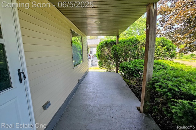 3180 Eastwood Dr, Rochester Hills, MI 48309 - photo 38
