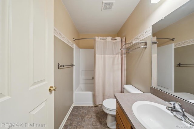 4300 Hampton Ridge Blvd, Howell, MI 48843 - full bath featuring toilet, vanity, shower / bath combo with shower curtain, and baseboards