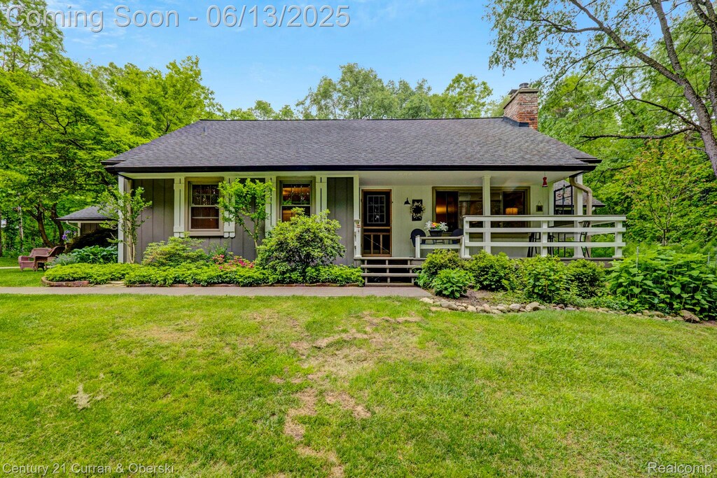 2886 Lorien Dr, Milford, MI 48381 - photo 1