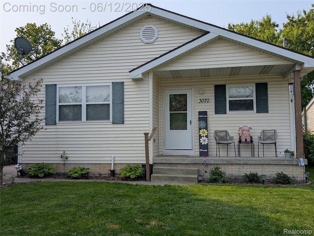 3070 Strong Hts, Grand Blanc, MI 48507 - view of front facade featuring covered porch, a front yard, and crawl space
