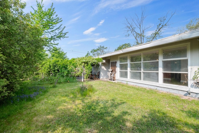 3030 Eastland Rd, Muskegon, MI 49441 - view of green lawn