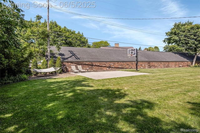 5908 Burnham Rd, Bloomfield Hills, MI 48302 - view of green lawn featuring basketball hoop