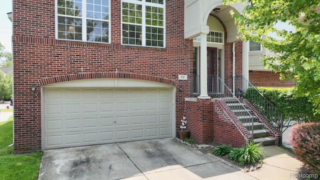 71 Grandview Cir, White Lake, MI 48386 - garage with driveway