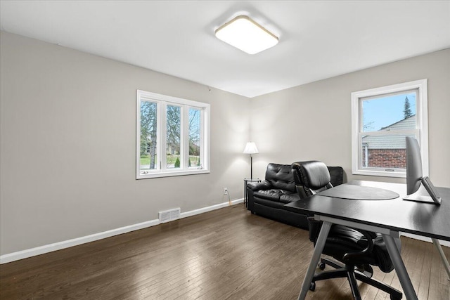 2128 Somerset Rd, Bloomfield Hills, MI 48302 - office space featuring wood finished floors and baseboards