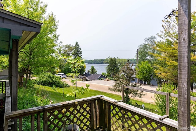 2650 Devonshire, Leonard, MI 48367 - balcony featuring a water view