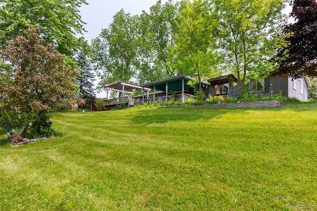 2650 Devonshire, Leonard, MI 48367 - view of grassy yard