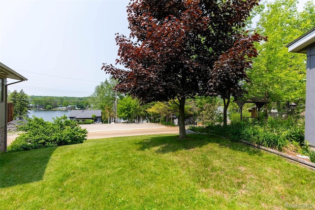 2650 Devonshire, Leonard, MI 48367 - view of grassy yard
