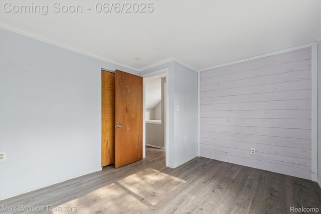 21426 Syracuse Ave, Warren, MI 48091 - unfurnished room featuring wood finished floors and crown molding