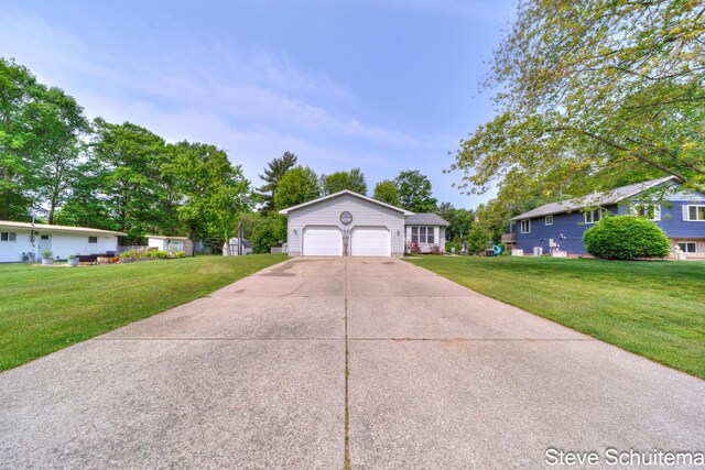 19151 Pine Grove Ct, Spring Lake, MI 49456 - single story home featuring a front lawn, driveway, and an attached garage