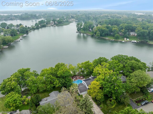 3379 Wormer Dr, Waterford, MI 48329 - aerial view of a large body of water