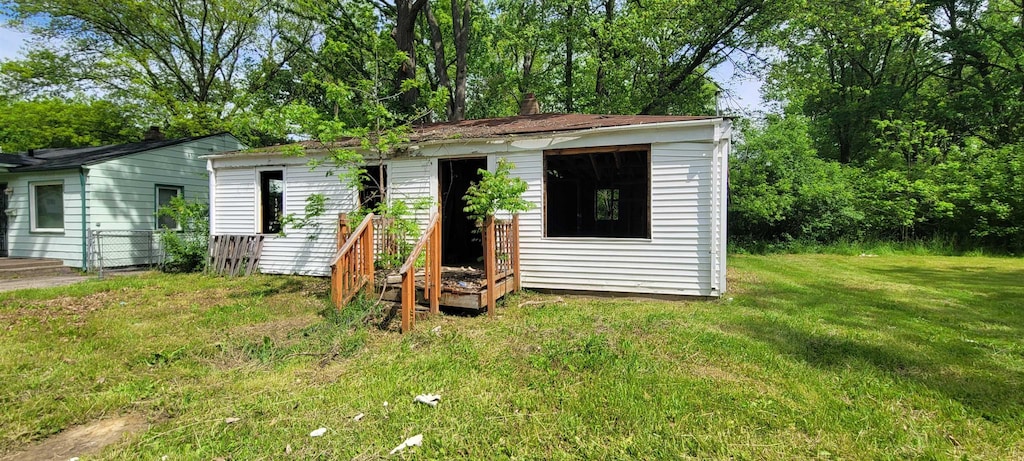 402 W Gracelawn Ave, Flint, MI 48505 - photo 1