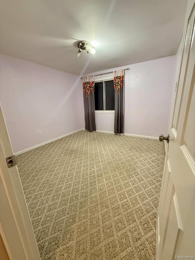 38132 Jamestown Dr, Sterling Heights, MI 48312 - unfurnished room featuring light carpet and baseboards
