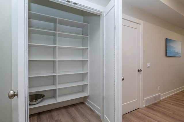 917 Harbor Dr E, Saint Joseph, MI 49085 - view of closet