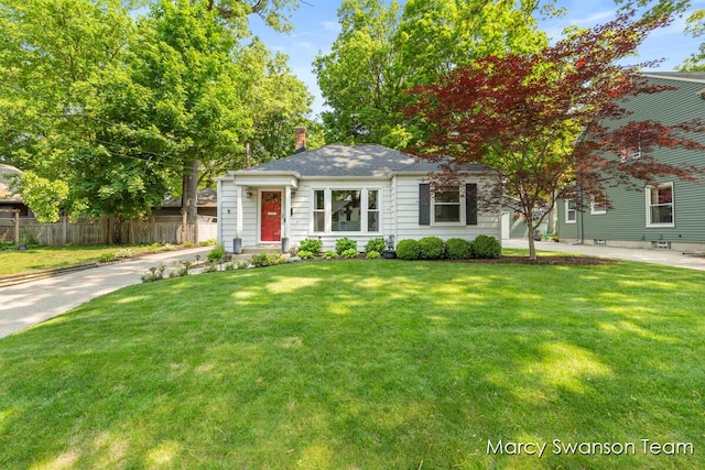 815 Reynard St SE, Grand Rapids, MI 49507 - view of front of property featuring a chimney