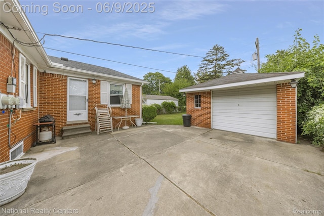 11322 Leverne, Redford, MI 48239 - detached garage with driveway