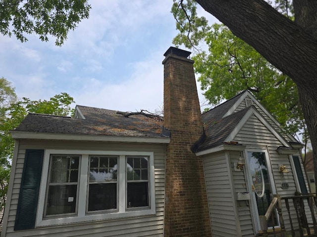 846 Catherine Ave, Muskegon, MI 49442 - exterior view of a chimney