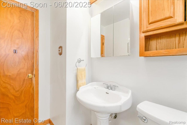 32622 Parkwood St, Westland, MI 48186 - half bathroom featuring toilet and a sink