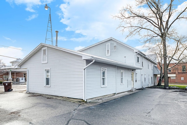 707 Maple St, Big Rapids, MI 49307 - view of side of home