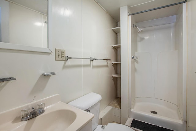 707 Maple St, Big Rapids, MI 49307 - full bathroom featuring toilet, a shower, and vanity