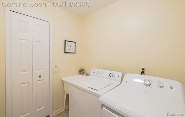 43221 Pointe Dr Unit 57, Clinton Township, MI 48038 - laundry area featuring separate washer and dryer