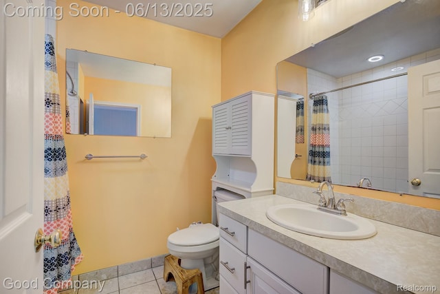 585 Roth Blvd, Clawson, MI 48017 - bathroom featuring tile patterned floors, vanity, and a shower with curtain