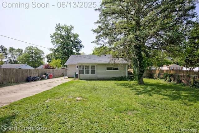 585 Roth Blvd, Clawson, MI 48017 - rear view of house with driveway