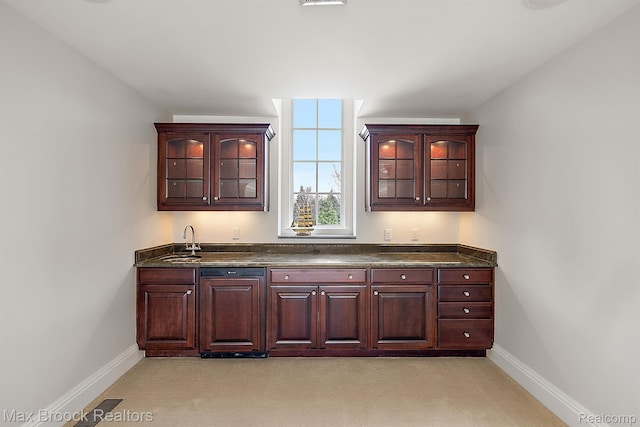 2921 Turtle Pond Ct, Bloomfield Hills, MI 48302 - indoor wet bar with light carpet and baseboards