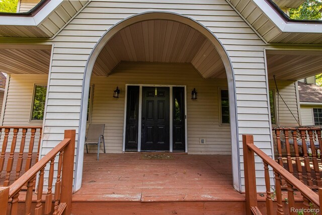2475 S Ortonville Rd S, Ortonville, MI 48462 - view of porch