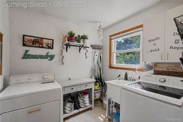 3886 Queensbury Rd, Lake Orion, MI 48359 - washroom with washing machine and dryer