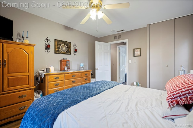 3886 Queensbury Rd, Lake Orion, MI 48359 - bedroom featuring ceiling fan and a closet