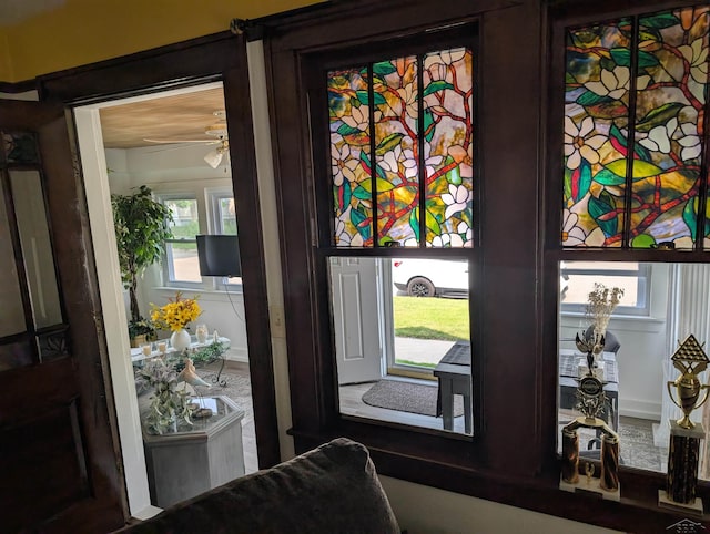 307 Aplin St, Bay City, MI 48706 - foyer featuring ceiling fan