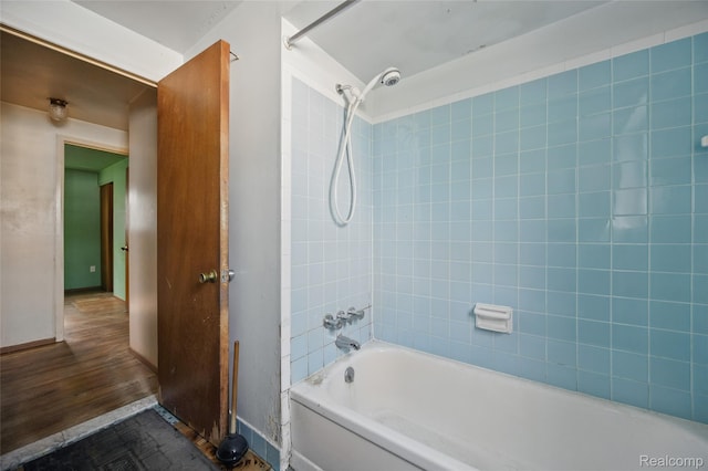 13332 Masonic Blvd, Warren, MI 48088 - full bath featuring shower / bathtub combination, baseboards, and wood finished floors