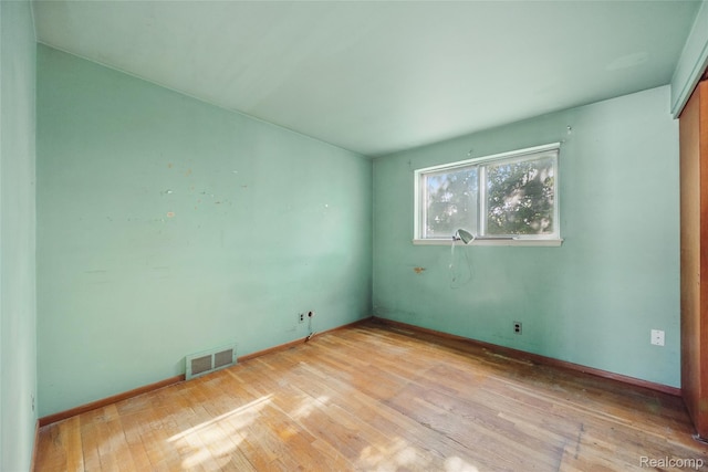 13332 Masonic Blvd, Warren, MI 48088 - empty room featuring light wood-style floors and baseboards