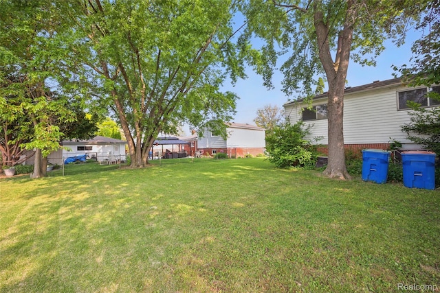 13332 Masonic Blvd, Warren, MI 48088 - view of yard