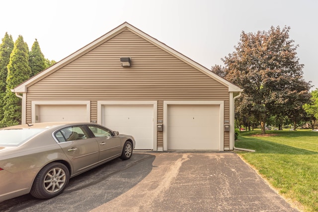 2705 Winthrop Ct, Ann Arbor, MI 48104 - view of garage