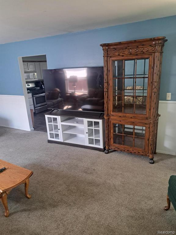 4510 Croissant St, Allen Park, MI 48125 - living area featuring carpet floors