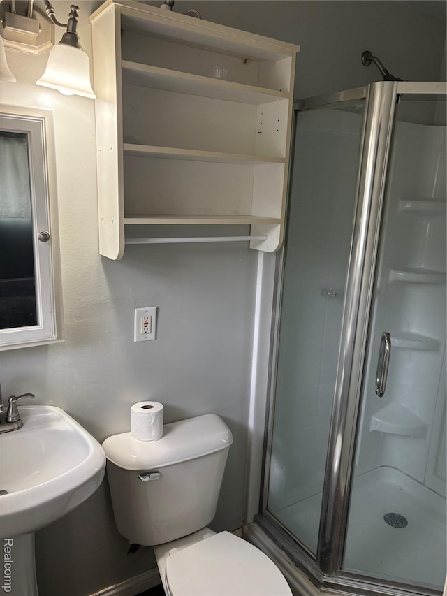 4510 Croissant St, Allen Park, MI 48125 - full bath featuring a stall shower, toilet, and a sink