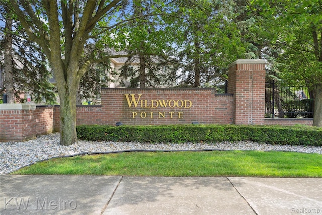 14163 Longneedle Ct, Shelby Twp, MI 48315 - view of community sign