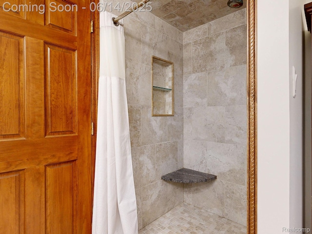 6624 Wellesley Ter, Clarkston, MI 48346 - full bathroom featuring tiled shower