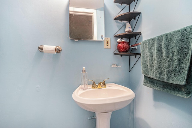 81 Dunton Ave, Holland, MI 49424 - view of bathroom