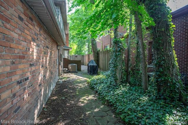 8019 Concord Rd, Huntington Woods, MI 48070 - view of fenced backyard
