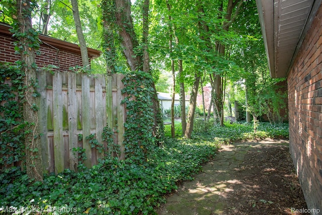 8019 Concord Rd, Huntington Woods, MI 48070 - view of yard