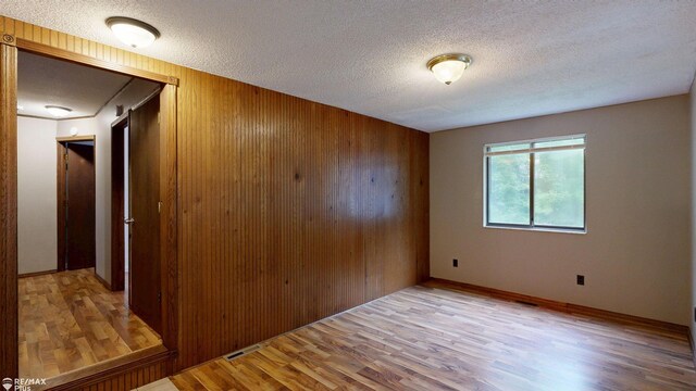 2047 Hickory Dr, Lapeer, MI 48446 - photo 20