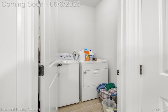 11801 Hines Place Dr, Livonia, MI 48150 - laundry area featuring washer and dryer