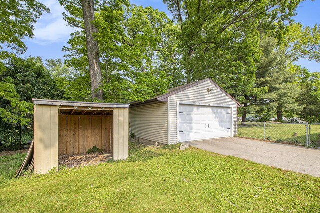 130 Woodway Ave, Battle Creek, MI 49014 - view of detached garage