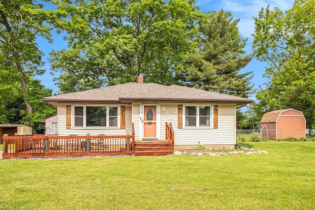 130 Woodway Ave, Battle Creek, MI 49014 - bungalow with roof with shingles and a chimney