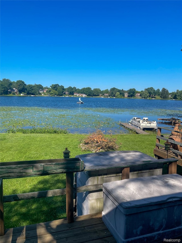1749 Tannock Dr, Holly, MI 48442 - water view