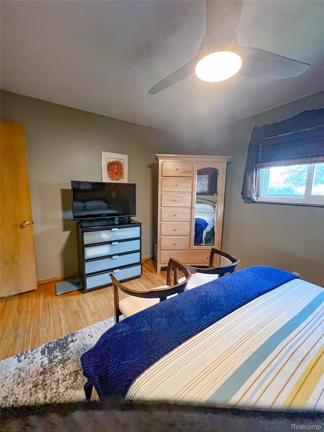21710 Parklawn St, Oak Park, MI 48237 - bedroom with hardwood / wood-style floors and a ceiling fan